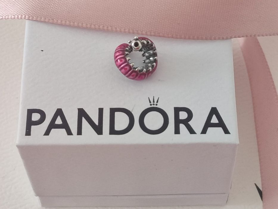 Zawieszka charms Pandora Nowa WYSYLAM W PUDELKU