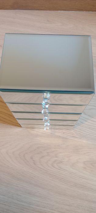 Guarda Jóias em Vidro Novo