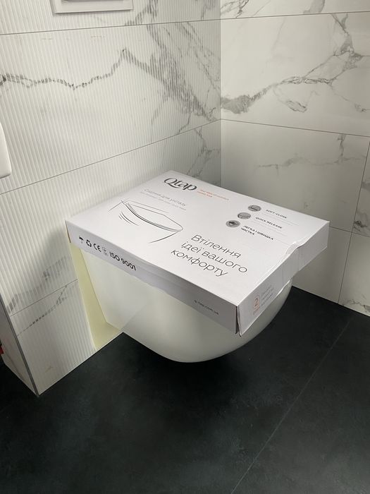 Унітаз підвісний безобідковий Q-Tap з сидінням soft-close