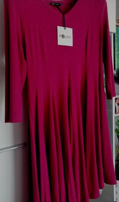 Ciemno różowa sukienka Polka