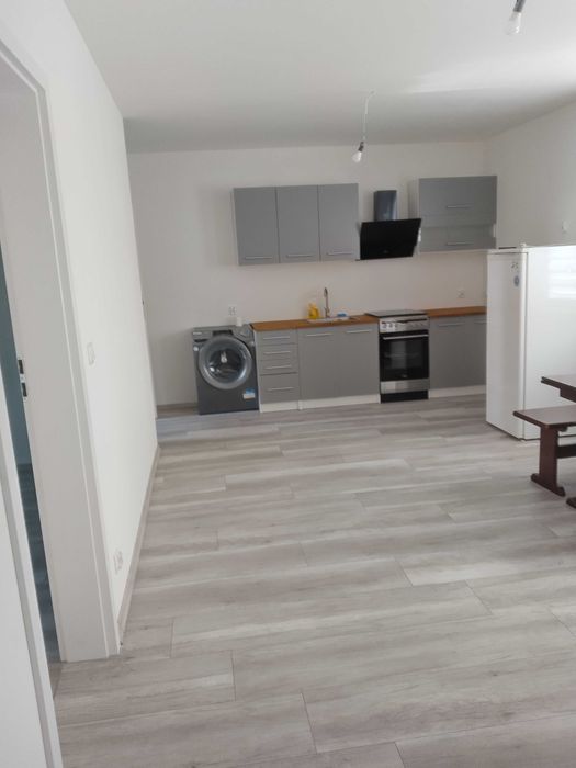 Do wynajęcia niewielkie mieszkanie , 50m kw.