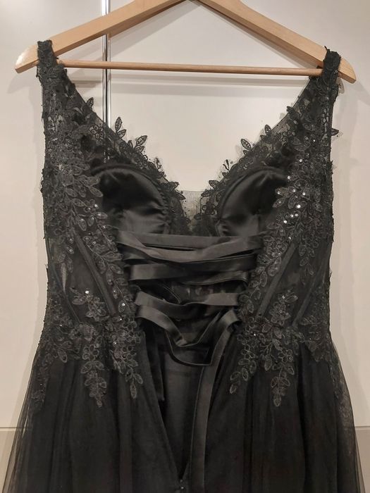 Sukienka czarna studniowka