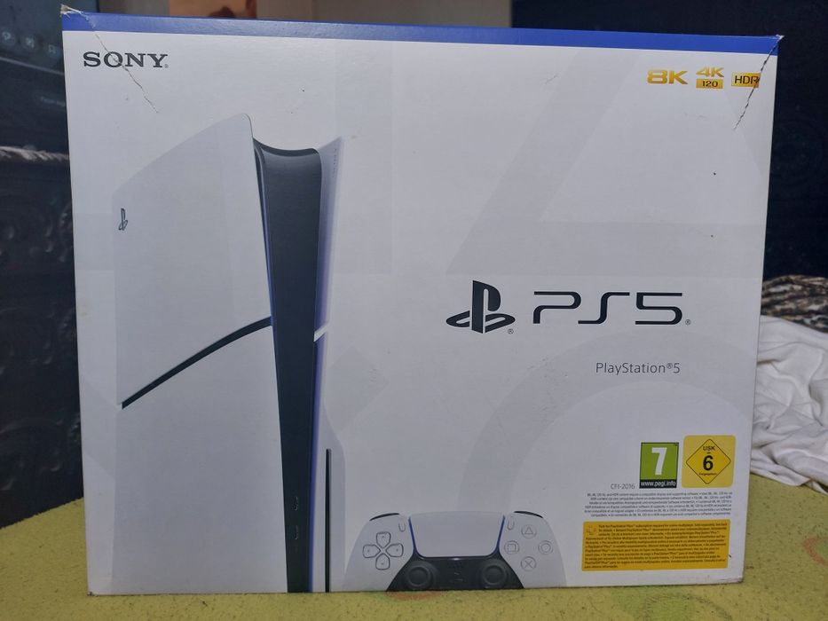 PS5 1TB (digital+disco)+ 2 controlos + 3 jogos