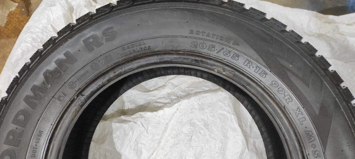 Продам  бу шину nordman rs ,гуму 205/65 R15 ,нюанс