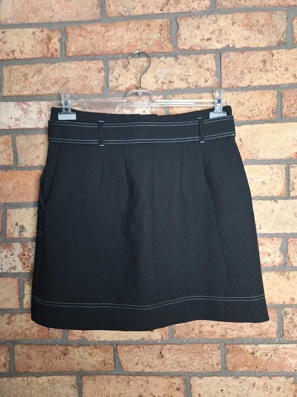 Czarna spódnica z ozdobnym paskiem spódniczka krótka wiosenna M&S 40 L
