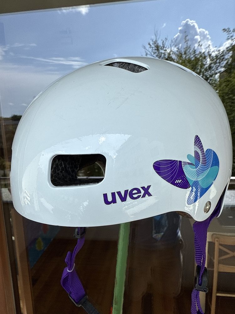 Kask UVEX Kid 3 ma rower lub rolki