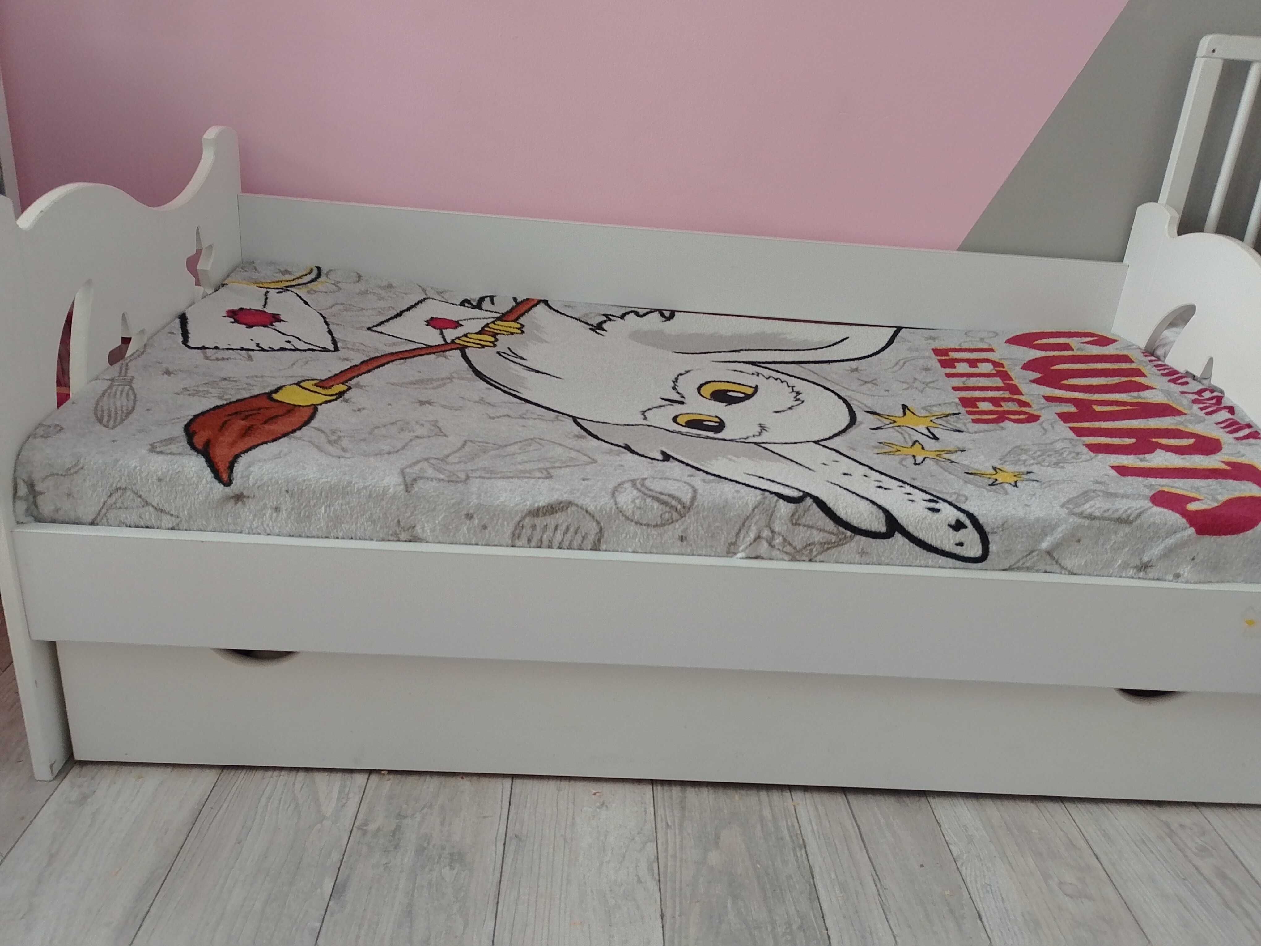 Łóżko 140×70 z szufladą i materacem