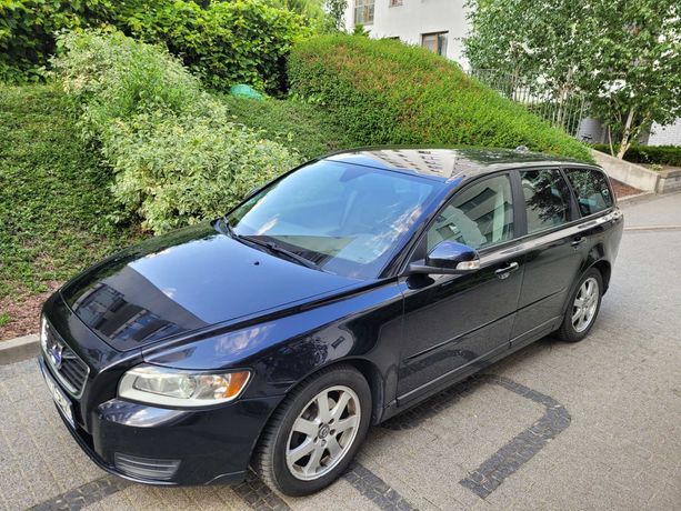 VOLVO V50, igła, kombi, 1,6 Diesel, czarny kolor, skórzana tapicerka