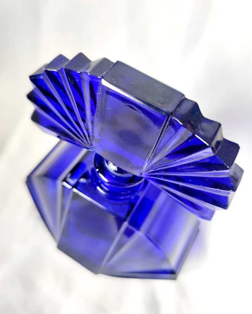 Kolekcjonerska karafka Art Deco szklana kobaltowa korek wachlarz