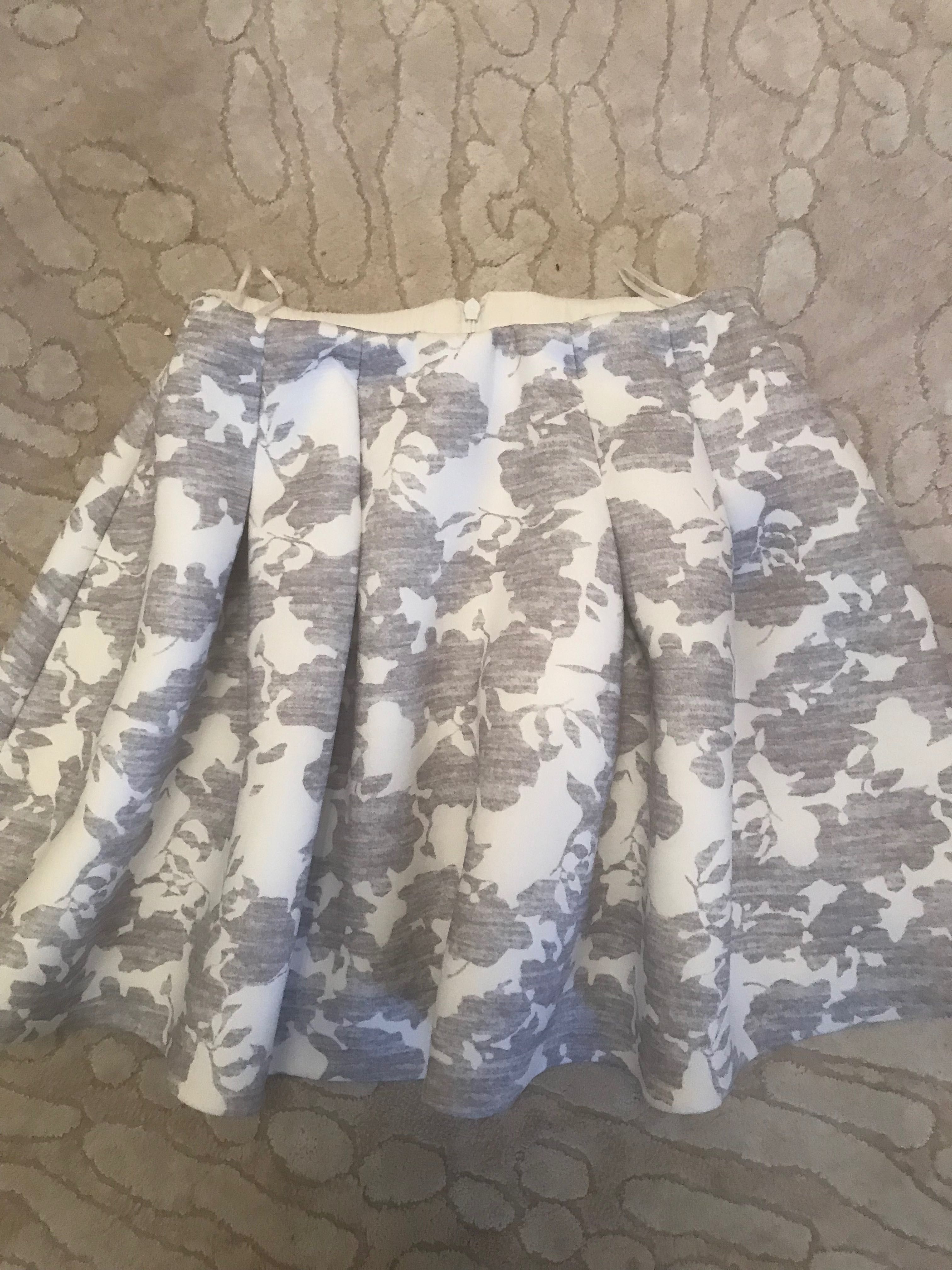 Костюм для дівчинки 10-12 років спідничка і блузка