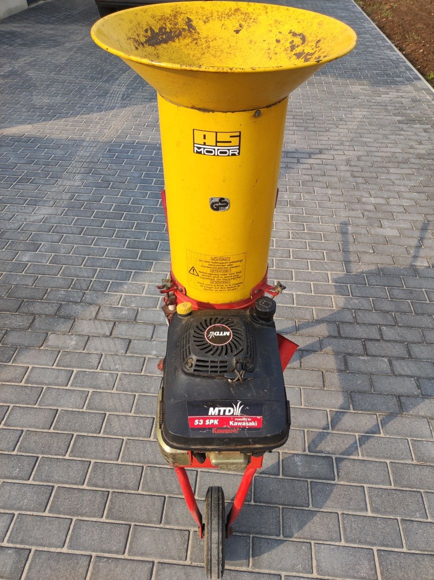Rębak spalinowy as motor kawasaki fj180