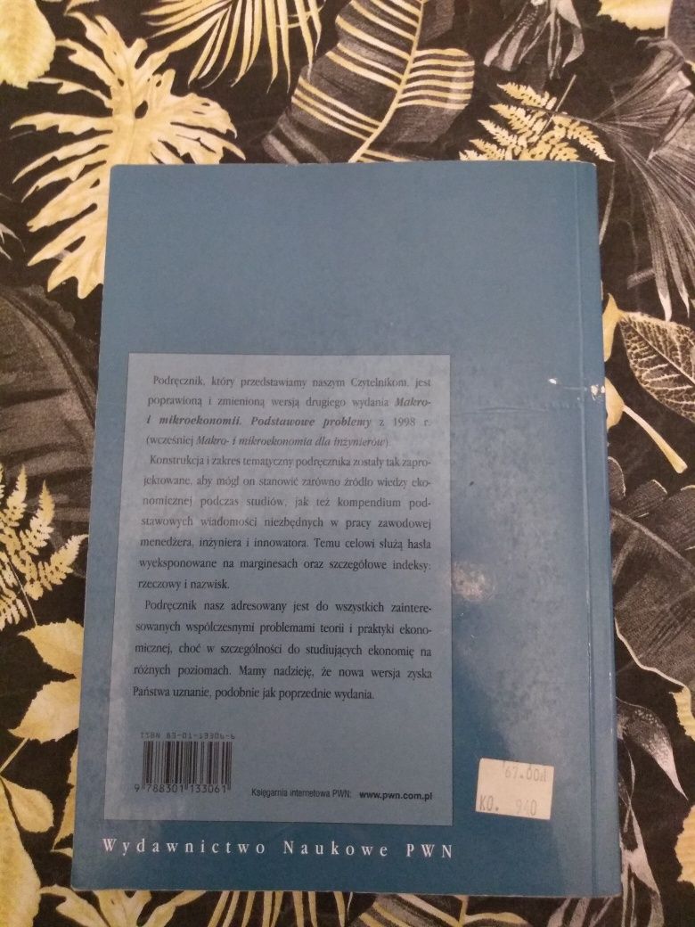 "Makro i mikro ekonomia. Podstawowe problemy" Stefan Marciniak