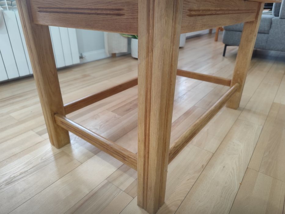 Stolik dębowy. 140x70x60.