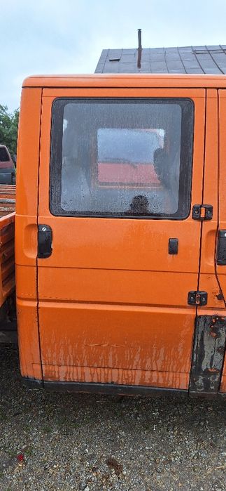 VW T4 Doka prawe tylne drzwi kompletne bez korozji