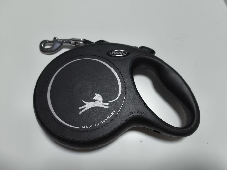 Поводок рулетка Повідець-рулетка Flexi New Classic L 8 м до 50 кг Чорн