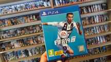 FIFA 19 NA KONSOLE PS4 gry na konsole duży wybór Tanieekrany.pl