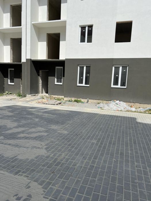 Продаж 2кім квартири в новобудові с. Ременів 15хв до Львові