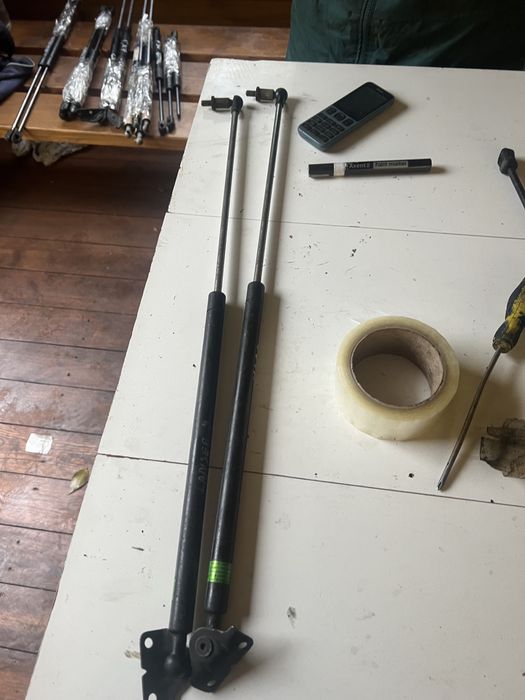 Амортизатор багажника ляды Лансер 9 lanser 9 универсал