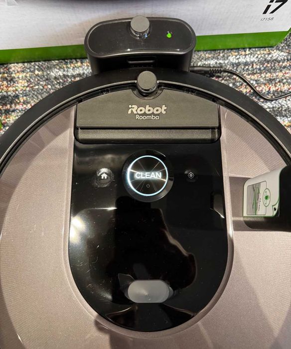 Roomba Robot Vacuum i7158 - AS NEW
