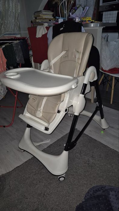Стілець для годування