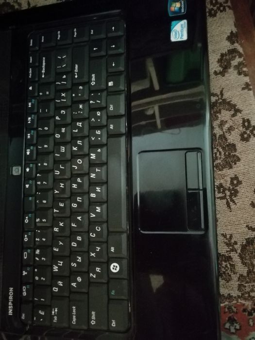 Качественный красивый ноутбук  DELL на запчасти