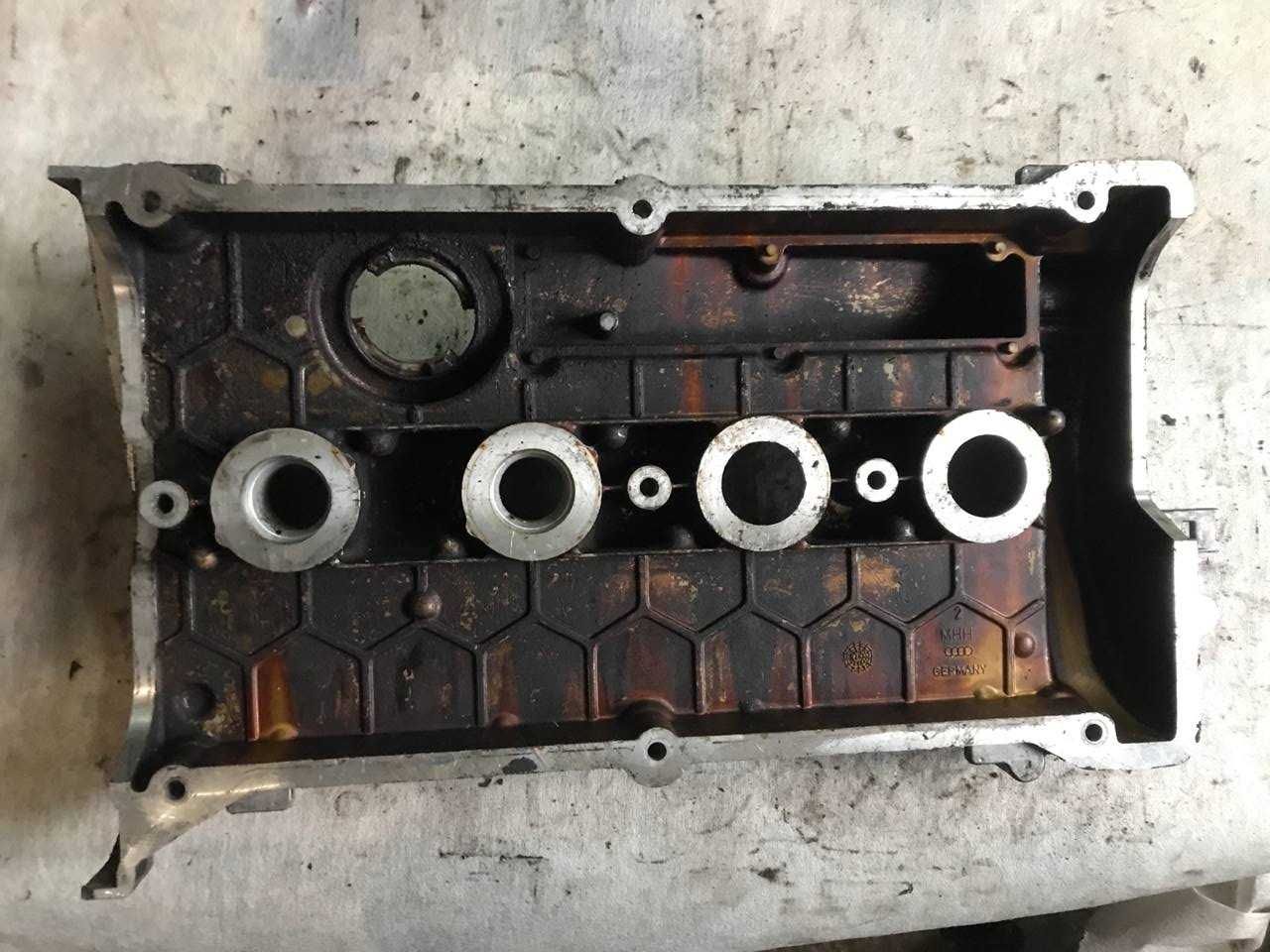 Кришка клапанна ГБЦ Volkswagen Passat B5 1.8i ADR Пассат 06B103475L