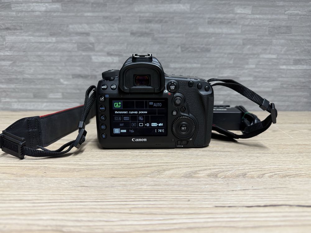 Canon 5D Mark IV лише body,всього 957 пробігу,як новий!