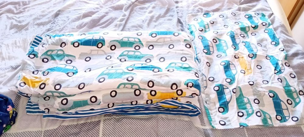 Lençóis, colcha, capa de colcha e fronha bebé ou criança