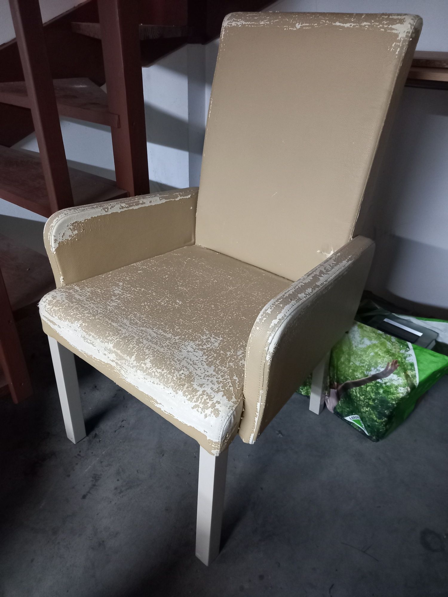Vendo 2 Cadeiroes