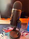 Мікрофон Blue Yeti Blackout (988-000229) | Гарантія до 16.12.2025