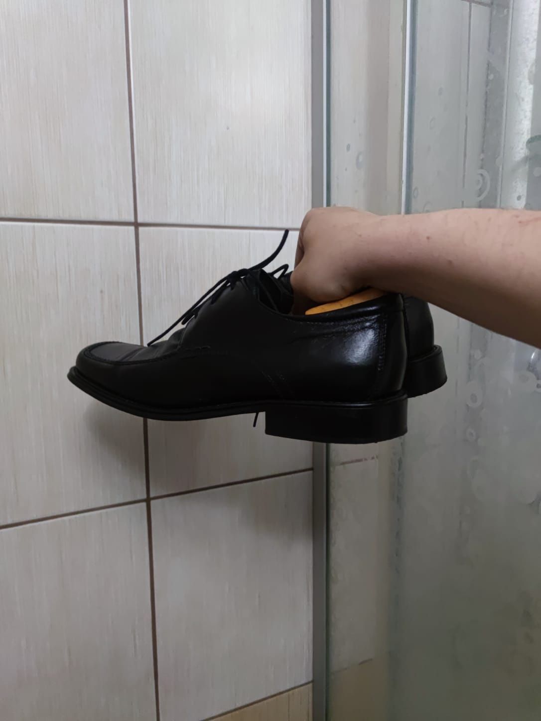 Buty 43 obuwie Bata  eleganckie glany męskie czarne leather skóra skór