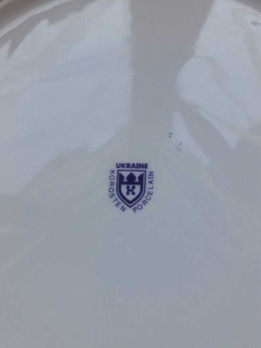 Блюдо фарфоровое с колибри