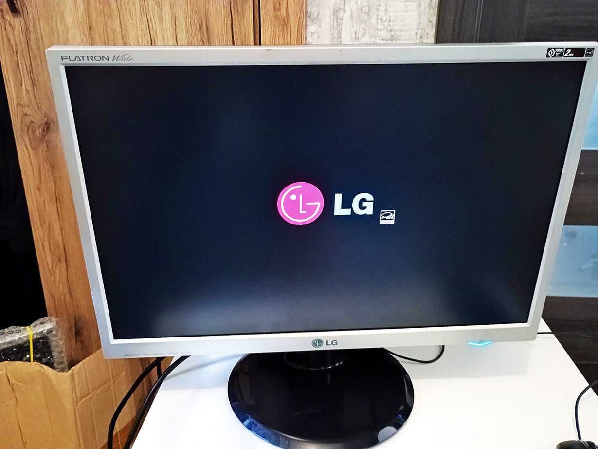 Monitor LG Flatron L226WTQ-SF 22 cale, kabel