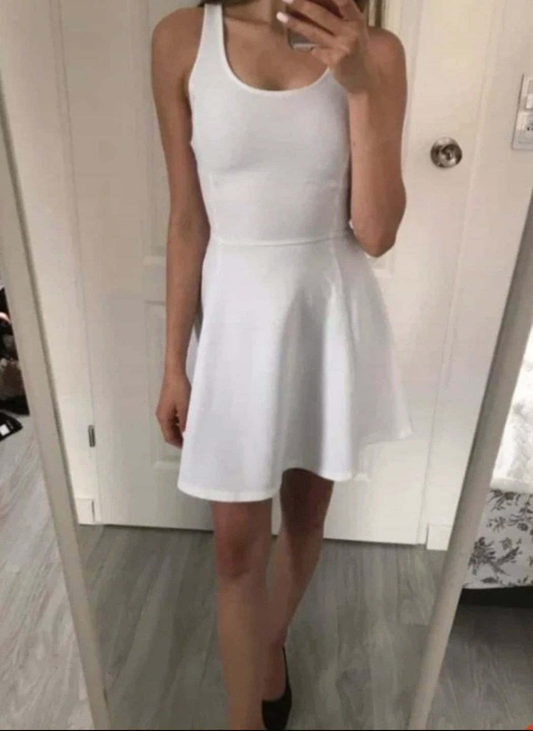 Sukienka biała na ramiączka