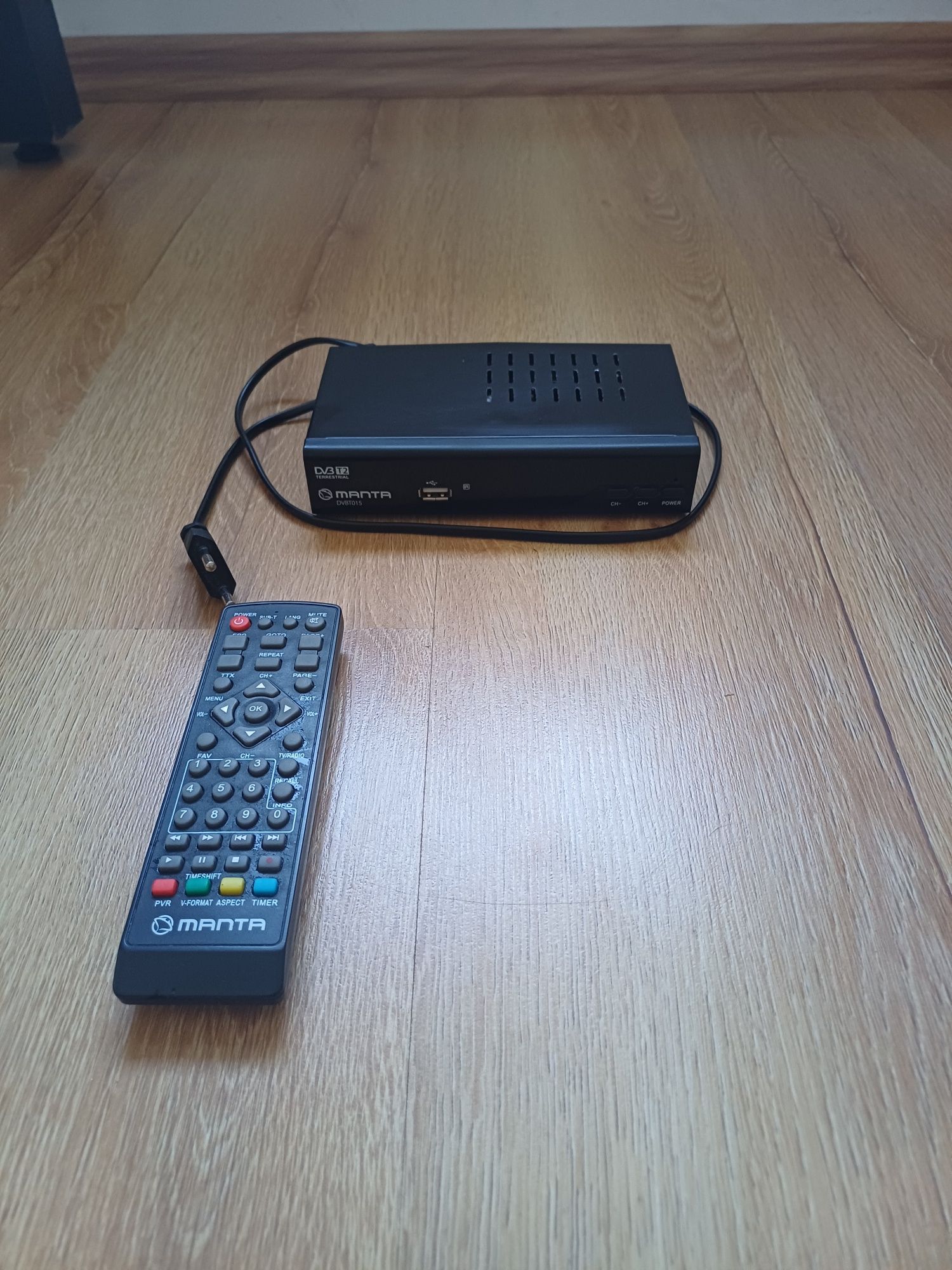 Tuner DVB-T2 Manta DVBT015 z pilotem – HDMI / USB / PVR
