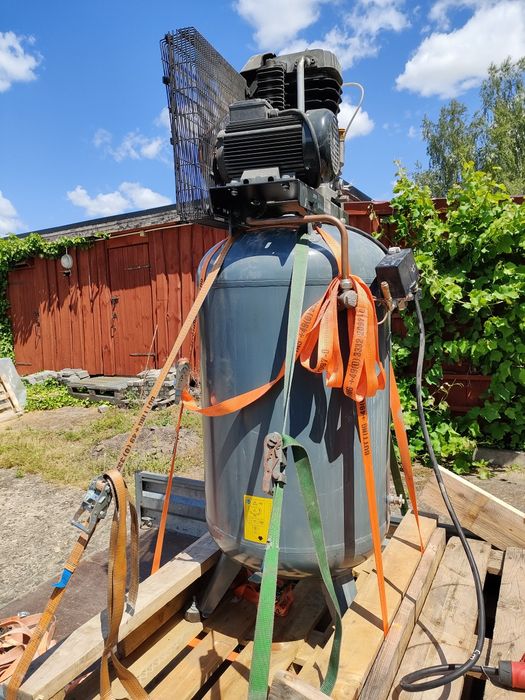 Kompresor, 270 litrów, 400 volt.