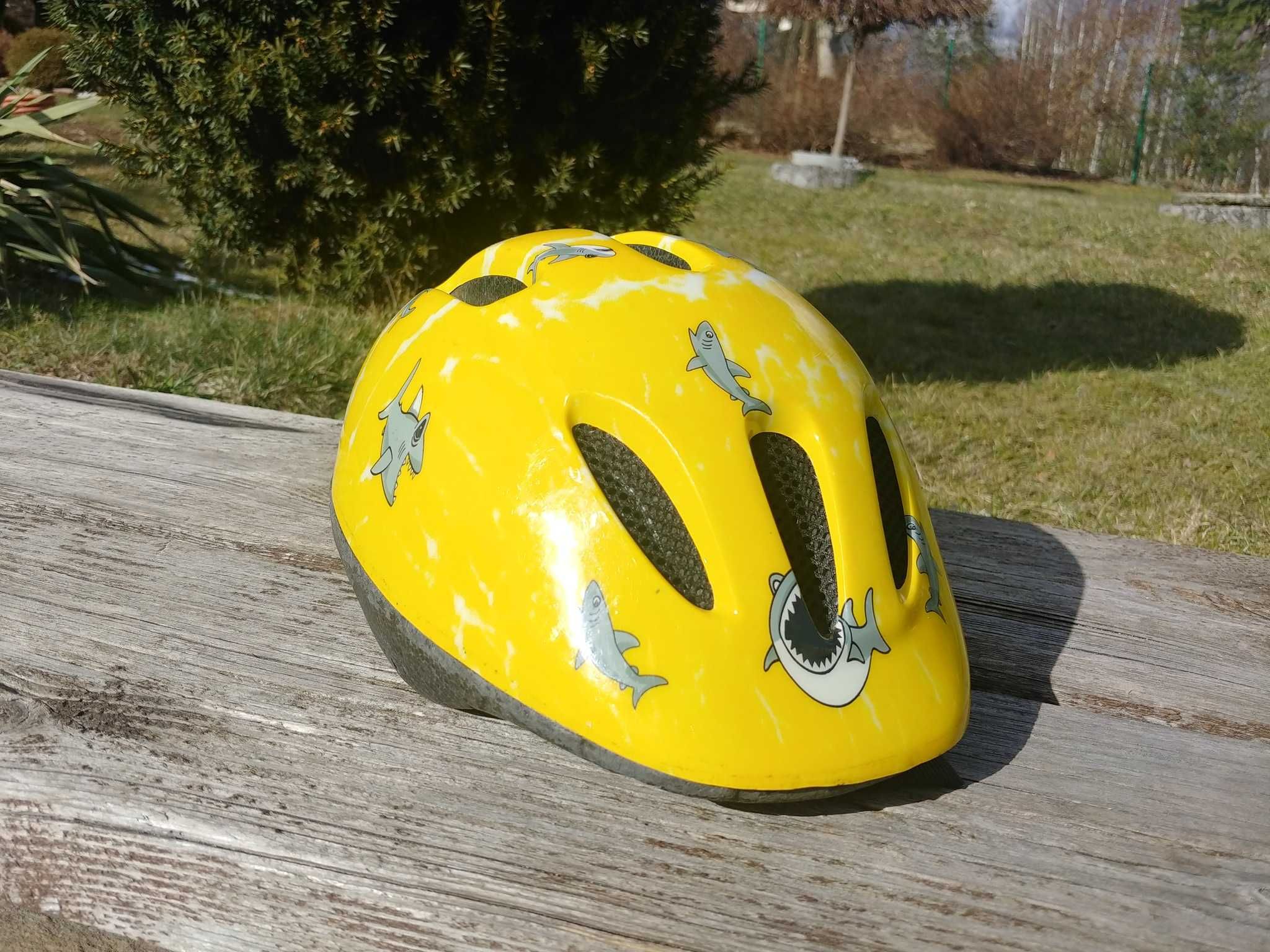 Kask rowerowy żółty w rekiny roz S/M 52-57