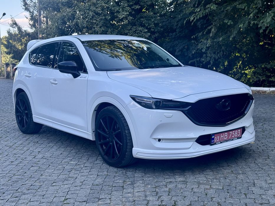 Mazda CX-5 Black in White
