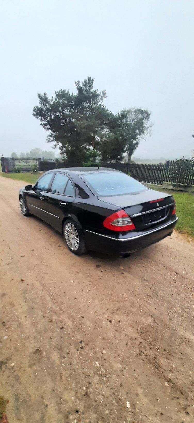 Mercedes w211 e280 Evo sport maska części
