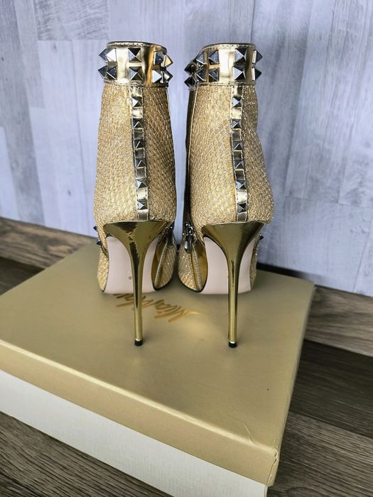 Сітчасті босоніжки / ботинки / батільйони в золотому кольорі