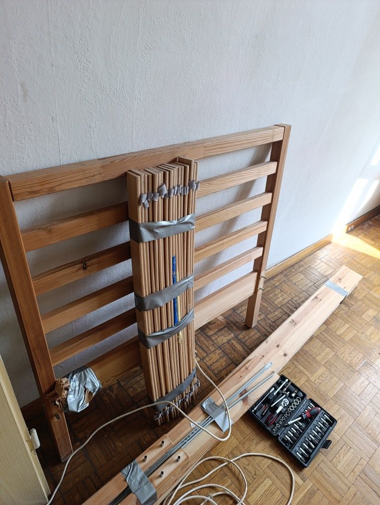 Łóżko drewniane ikea tarva