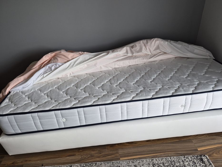 Cama de individual com colchão