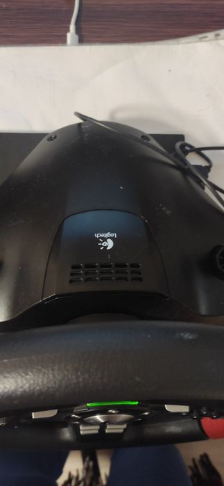 Руль игровой Logitech