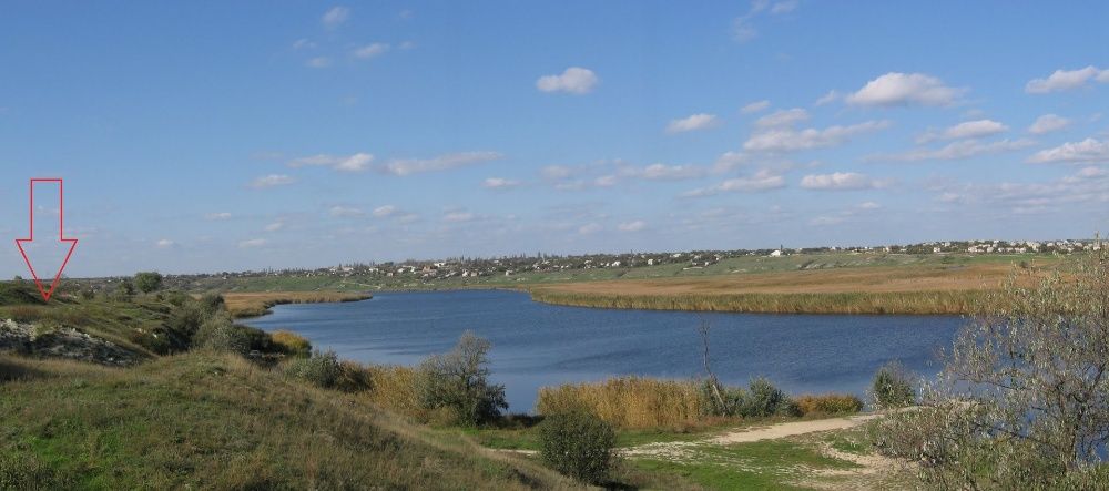 20 и 27 соток, у реки в Живописном месте М-Погорелово, Витовский район