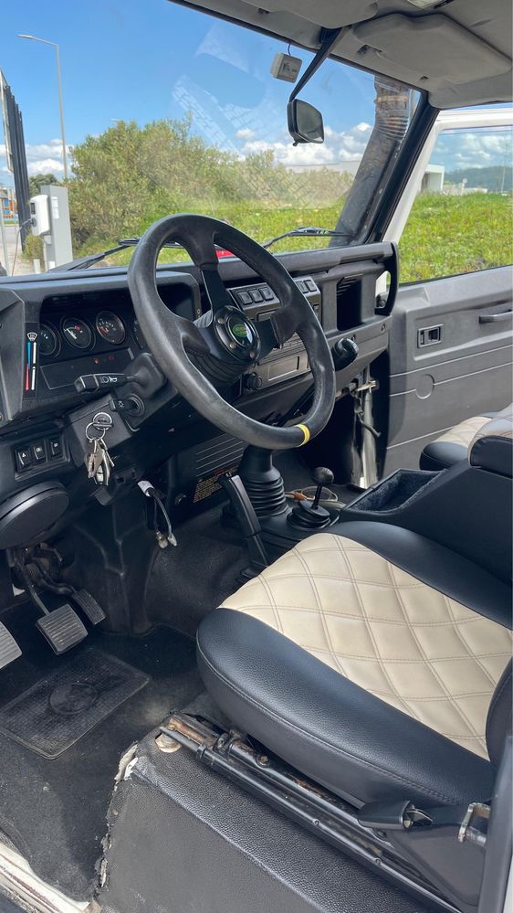 Land Rover Defender 110 TD5 9 lugares