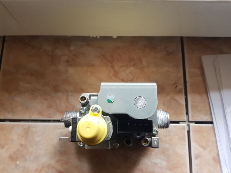 Zespół gazowy  SIMENS VGU54SA1109 do pieca ferolli