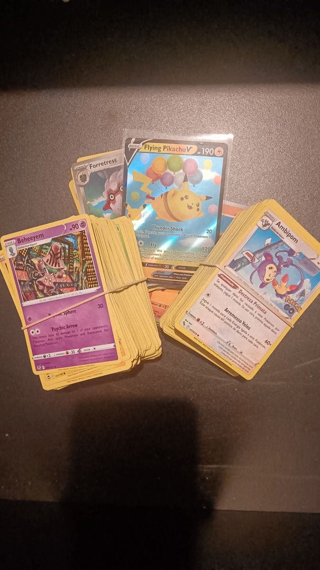 Lot de 50 cartas de Pokémon 1 ultra rara garantida