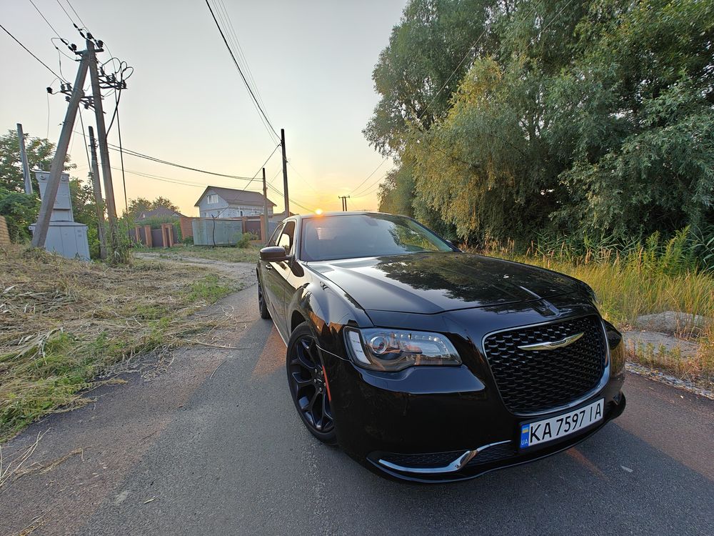 Chrysler 300c 2019