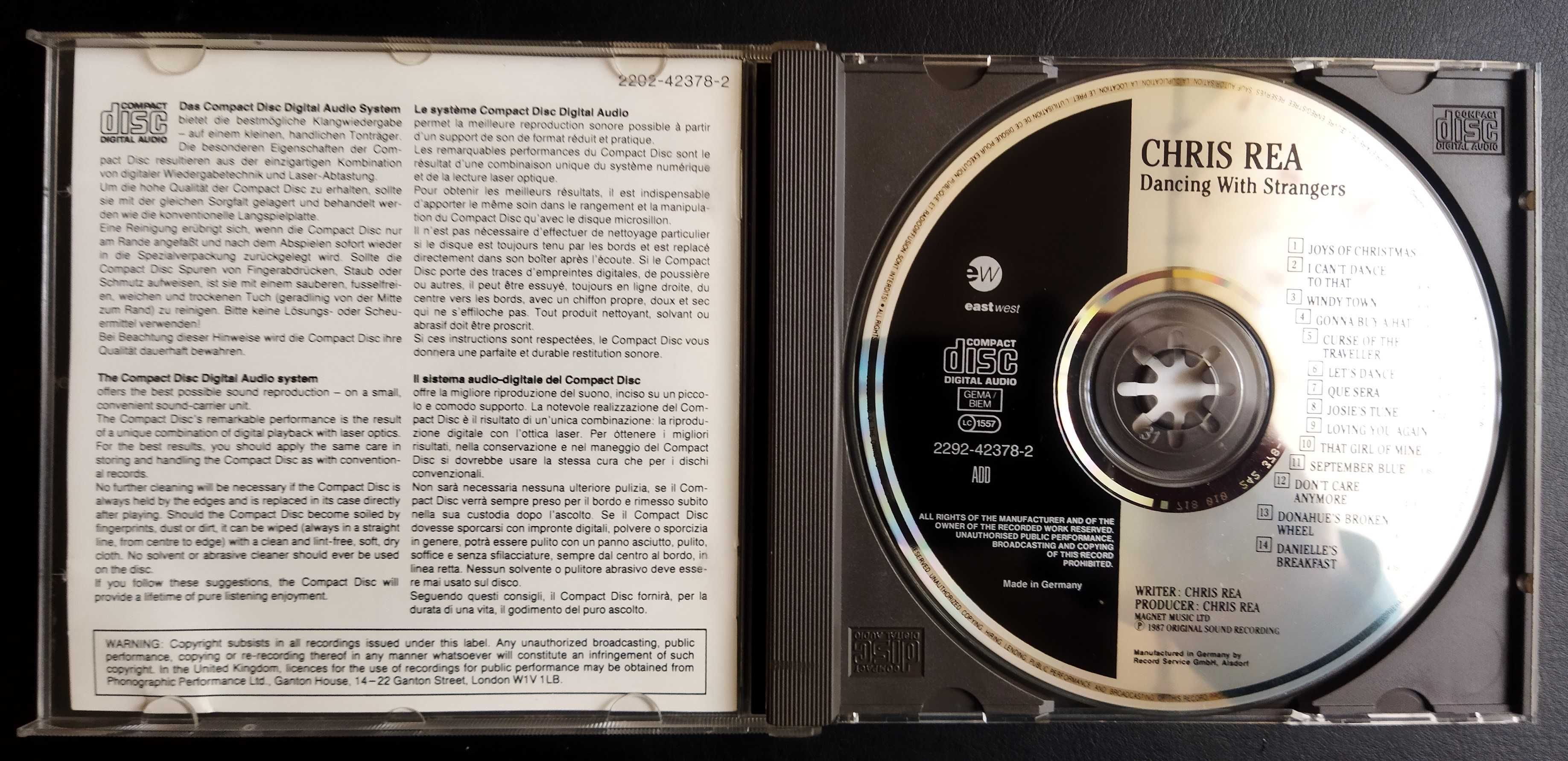 Płyty CD - Whitney Houston i Barbry Streisand.