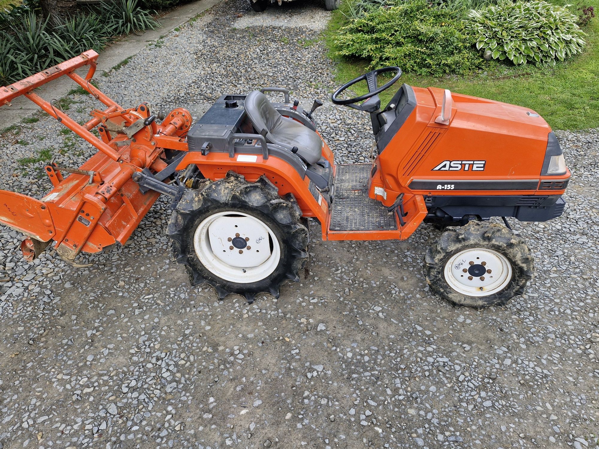 Traktor japoński Kubota Aste A155